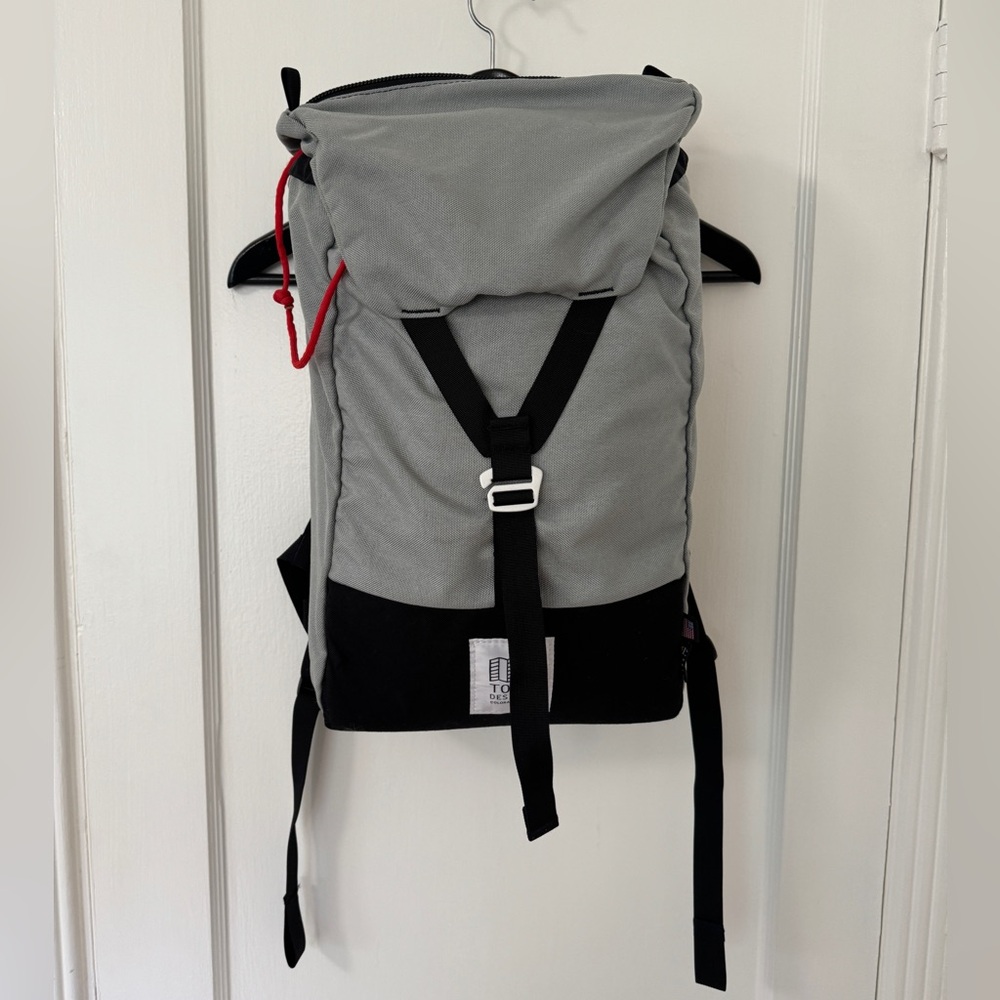 Topo Designs Y-Pack in Grey